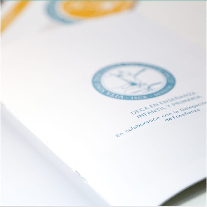 Portfolio - ISCR - Logo en Díptico Portfolio - ISCR - Logo en Díptico
